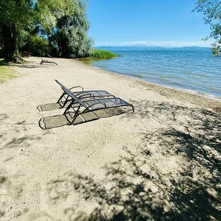 Ferien-Apartment Seehas Mit Privatstrandzugang Friedrichshafen Exterior photo